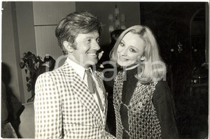 1970 ca COSTUME MILANO Mario MARENCO e Raffaella CARRA' - Foto 30X20 cm