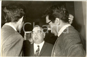 1970 ca MILANO Cantautore Enzo JANNACCI a un evento - Foto 30x20 cm