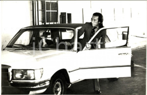 1970 ca MILANO (?) Alfredo CERRUTI sale in auto con un bambino *Foto 30x20