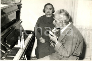 1972 ANDORA (SV) Inventore Nicola BIANUCCI parla con il painoforte - Foto