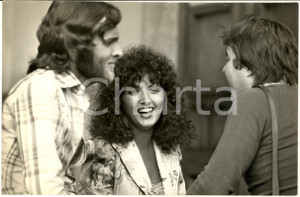 1970 ca COSTUME ITALIA Marcella BELLA con il fidanzato (2) Foto 30x20 cm