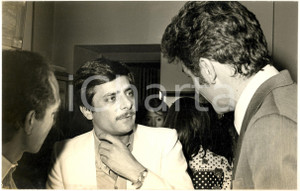 1970 ca COSTUME ITALIA Attore Giancarlo GIANNINI a un evento (6) Foto 30x20 cm