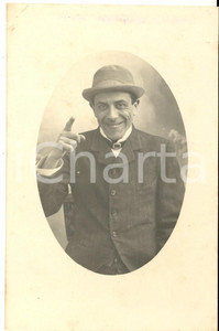1920 ca LANCIANO Ritratto di un uomo con il dito puntato (1) - Foto DI TONTO