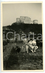 1953 FORTE DI SAN LEO (RN) Ritratto di famiglia con bambini in gita *Foto FP NV