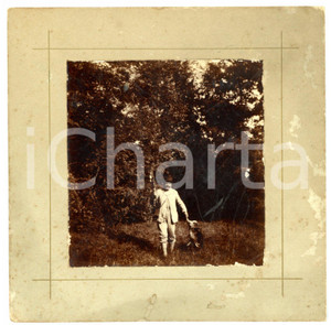 1900 ca ITALIA Cacciatore con fucile e preda *Fotografia su cartoncino 13x13 cm