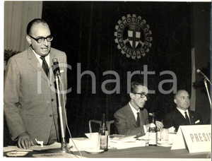 1966 STRESA Conferenza del Traffico - Discorso on. Giacomo MANCINI *Foto 24x18 Fotografia d'epoca con didascalia coeva al verso.  CONDIZIONI: G FORMATO: 24x18 cm    originale e autentica 1
