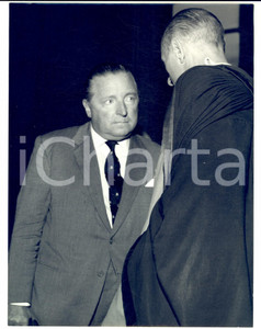 1966 MILANO Harford MONTGOMERY HYDE al processo eredi Alberto LAIS *Foto Fotografia d'epoca con didascalia coeva al verso.  CONDIZIONI: G FORMATO: 18x24 cm    originale e autentica 1