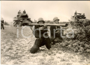 1953 GUERRA DEL VIETNAM Squadra vietnamita durante un attacco *Foto 18x13 cm