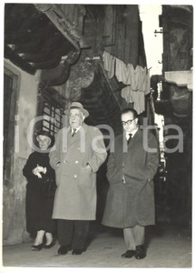 Fotografia d epoca originale 1957 VENEZIA  CASO MONTESI Saverio POLITO a passeggio con moglie e figlio Foto 1