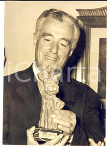 Fotografia d epoca originale 1957 FIRENZE Vittorio DE SICA riceve il Premio San Luca  Foto 13x18 cm 1
