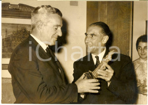 Fotografia d epoca originale 1957 FIRENZE Vittorio DE SICA riceve il Premio San Luca  Fotografia 18x13 cm 1