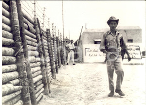 1954 GUERRA DEL VIETNAM - LUU KHANH - Postazione dell'armata vietnamita *Foto Fotografia d'epoca, con didascalia coeva. CONDIZIONI: G (ma sovraimpressione circolare)FORMATO: 18x13 cm    originale e autentica 1