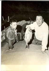 1959 CARRY-LE-ROUET - FERNANDEL avec un pagre de 3 kilos *Photo 13x18 cm
