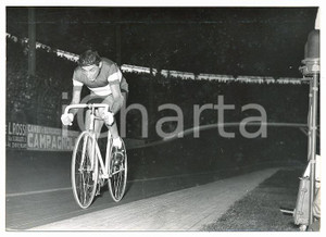 1955 MILANO Fausto COPPI dopo essere stato superato da Guido MESSINA *Foto