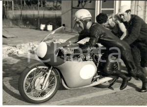 1958 MOTOCICLISMO MONZA Carlo UBBIALI prova 250 MV per TT Isle of Man *Foto