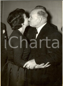 Fotografia d epoca originale 1957 PARIS LÃ©gion d Honneur Ã  Jacqueline AUDRY  FÃ©licitations AndrÃ© LE TROCQUER 1