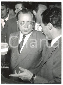 1956 ROMA Campagna elettorale PCI - Palmiro TOGLIATTI parla con elettori *Foto Fotografia d'epoca con didascalia coeva al verso. CONDIZIONI: FAIRDIMENSIONI: 13x18 cm     originale e autentica 1