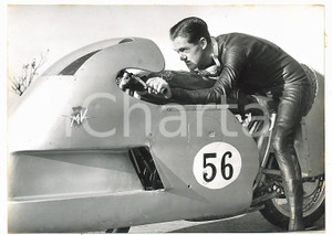 1955 MOTOCICLISMO Il pilota Ray AMM a bordo di una moto MV AGUSTA *Foto 18x13 cm