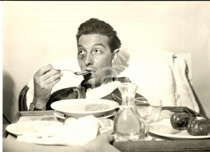 1957 BOLOGNA Pilota Bill LOMAS in ospedale dopo l'incidente di Imola *Foto 18x13