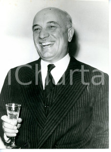 Fotografia d epoca originale 30 dicembre 1962 ROMA Amintore FANFANI con flute di spumante Foto 13x18 cm 1