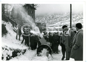 1955 ca CERVINIA Convegno viabilitÃ  invernale - Sgombraneve in funzione *Foto Fotografia d'epoca, con didascalia coeva al verso. CONDIZIONI: GFORMATO: 18x13 cm    originale e autentica 1