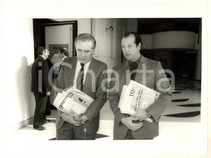 Fotografia d epoca originale 1986 MILANO Convegno POLITEIA  Ritratto di Enzo TORTORA con Bruno PELLEGRINO 1