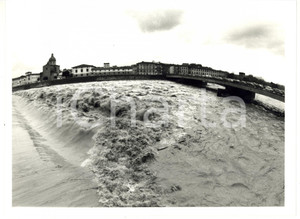 Fotografia d epoca originale 1990 ca FIRENZE Ponte Amerigo Vespucci  Arno in piena Foto 24x18 cm 1