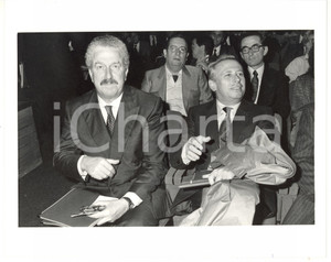 Fotografia d epoca originale 1990 ca MILANO MONTEDISON Giorgio PORTA durante conferenza  Foto 25x20 1