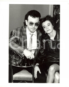 Fotografia d epoca originale 1987 SANREMO Enrico RUGGERI con la moglie Laura FERRATO Foto VINTAGE 20x25 1