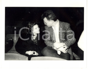 1987 SANREMO Enrico RUGGERI discute con Laura FERRATO - Foto 25x20 cm
