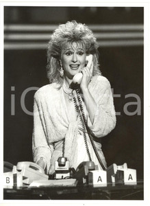 1986 RAI UNO - IL BELLO DELLA DIRETTA Loretta GOGGI al centralino *Foto 18x24
