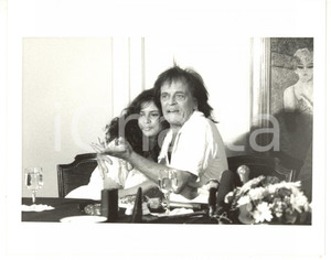 1988 CANNES Festival del Cinema - Klaus KINSKI con Debora CAPRIOGLIO - Foto 