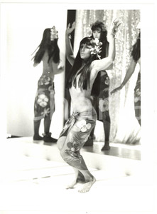 1985 ca IL CAPPELLO SULLE VENTITRÉ Rosa FUMETTO a seno nudo - Foto VINTAGE 18x24