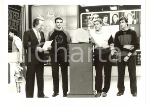 1985 ca CANALE CINQUE - SUPERFLASH Mike BONGIORNO in trasmissione (2) *Foto