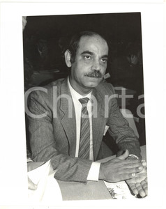 1988 MILANO - ACLI Nemer HAMMAD rappresentante OLP in Italia *Foto 20x25 cm Fotografia di agenzia. CONDIZIONI: GFORMATO: 20x25 cm  originale e autentica 1