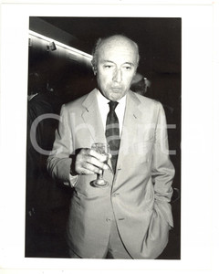 1985 ca PIRELLI Ritratto di Filiberto PITTINI con spumante *Foto VINTAGE 20x25