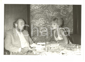 1983 CANNES Festival del Cinema - Marco FERRERI al bar con Hanna SCHYGULLA *Foto