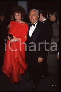 Fotografia d epoca originale Giorgio ARMANI e Ornella VANONI  COSTUME 1990 ca  35mm vintage slide 3 1