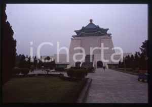 CHIANG KAI-SHEK MEMORIAL HALL - TAIPEI 1989 35 mm vintage slide