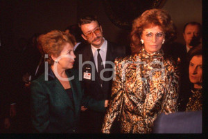 Fotografia d epoca originale 35mm vintage slide 1989 MILANO Sophia LOREN Raissa GORBACHEVA 1 1
