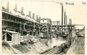 1930 ca CONGO BELGE - KATANGA - Mines PANDA - Usines *Photo L. GABRIEL 137 Fotografia originale d'epoca, in formato cartolina postale.FOTOGRAFO: L&eacute;opold Gabriel - Panda - Katanga  FAIR/discreto sbrecciatura al lato destro Formato: 14x9 cm originale e autentica 1