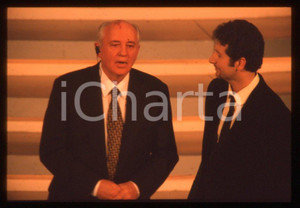Fotografia d epoca originale 35mm vintage slide 1999 FESTIVAL DI SANREMO Michail GORBACHEV Fabio FAZIO 2 1