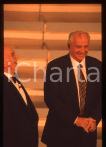 Fotografia d epoca originale 35mm vintage slide 1999 FESTIVAL SANREMO Michail GORBACHEV Renato DULBECCO 1 1