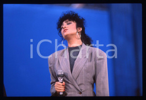 35mm vintage slide* 1990 ca TELEVISIONE Marcella BELLA Ritratto della cantante 9