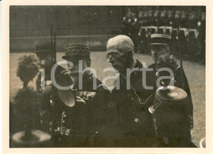 Fotografia d epoca originale 1936 PARIS Gustavo V di SVEZIA in visita ufficiale lascia l Eliseo Foto 1