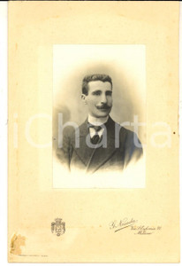Fotografia d epoca originale 1900 ca MILANO Ritratto maschile con abito a righe Foto Gianandrea NOSEDA 1