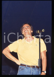 35mm vintage slide* 1990ca MUSICA Roberto VECCHIONI durante un concerto (1)