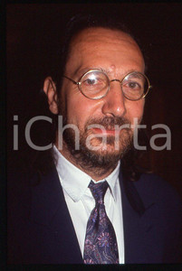 35mm vintage slide* 1997  Andrea MINGARDI    Diapositiva d'epoca, in formato 35 mm.  CONDIZIONI: GOOD E' severamente vietata la riproduzione. Tutti i diritti sono riservati.Nella diapositiva ICharta mette in vendita, sul negozio eBay e in esclusiva sul sito "icharta" il proprio archivio composto da numerose diapositive e negativi fotografici d'epoca, tutti originali e autentici, che attraversano la storia del costume italiano tra gli la fine degli anni Sessanta e Novanta.Si tratta di uno sguardo inedito sull'attualit&agrave;, la politica, la vita quotidiana, il gossip e la cultura, che fotografa il cambiamento della nazione in quest'ultimo scorcio del XX secolo. Un'occasione unica per il mercato del collezionismo, che vede finalmente disponibile un archivio eccezionale per vastit&agrave;, tematiche e condizioni, in un settore (il negativo fotografico e la diapositiva) di assoluta novit&agrave; e dalle interessanti prospettive di investimento.  CONDIZIONI:GOOD/buono originale e autentica 1