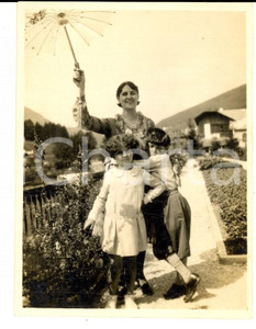 Fotografia d epoca originale 1929 ORTISEI BZ Una zia con i suoi due nipoti Foto VINTAGE  8x11 cm 1