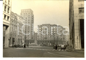 Fotografia d epoca originale 1956 MILANO Veduta di piazza SAN BABILA Foto ARTISTICA 10 x 14 CM 1